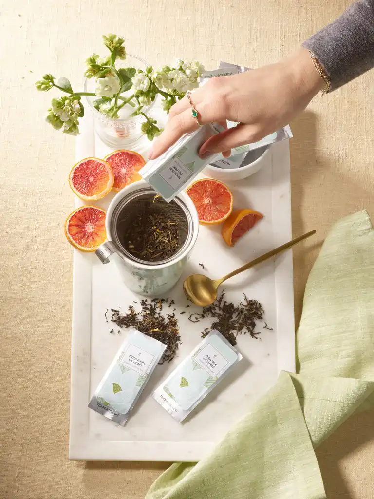 Coș Cadou: ceai și cană ceai Lotus Collection Gift – Tea Forte