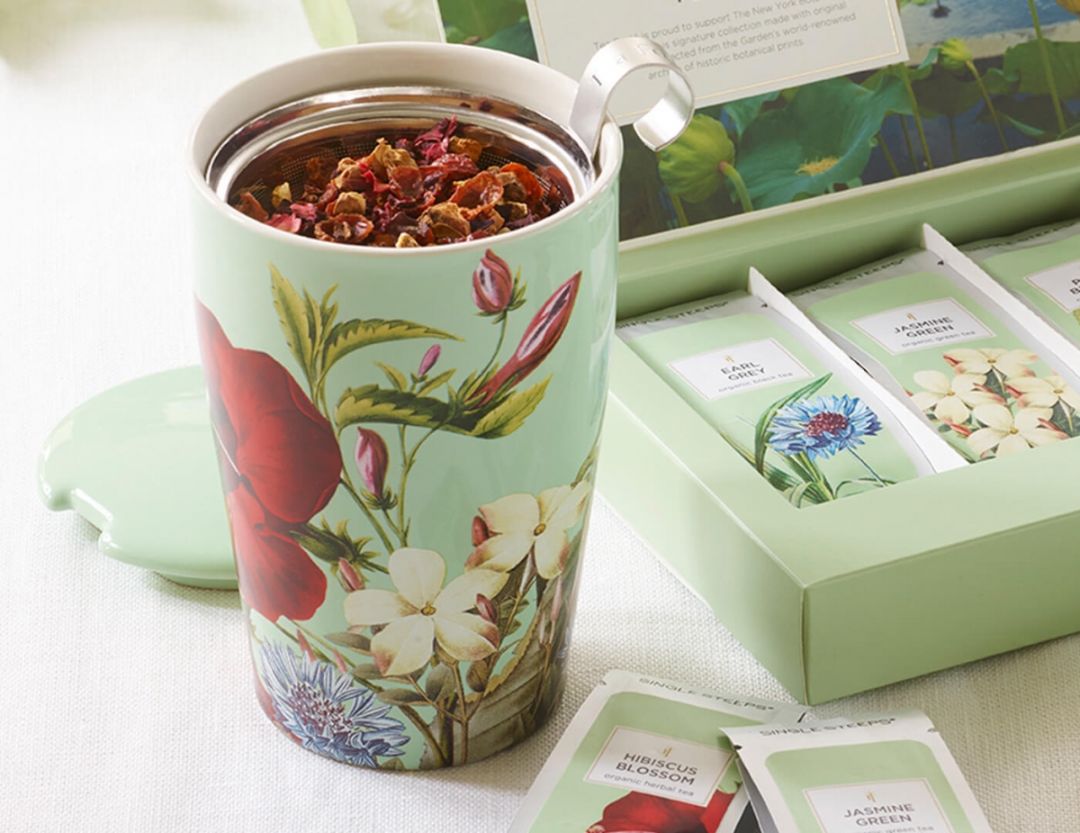 Cana ceai din ceramica cu pereti dubli si infuzor din inox Kati Fleur - Tea Forte