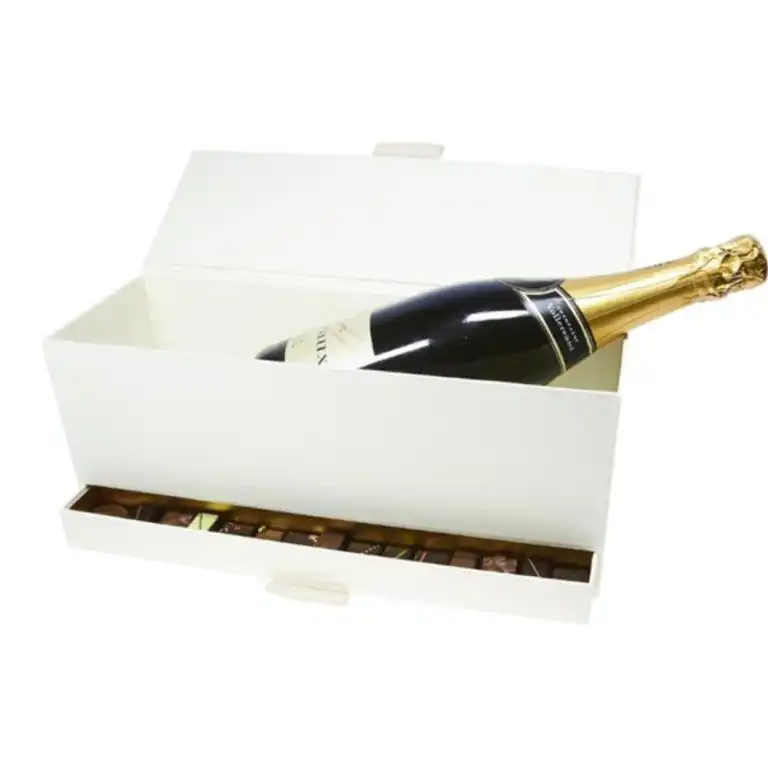 Pachet cadou cu 30 praline belgiene Valentino & Vin spumant Matin d’Hiver