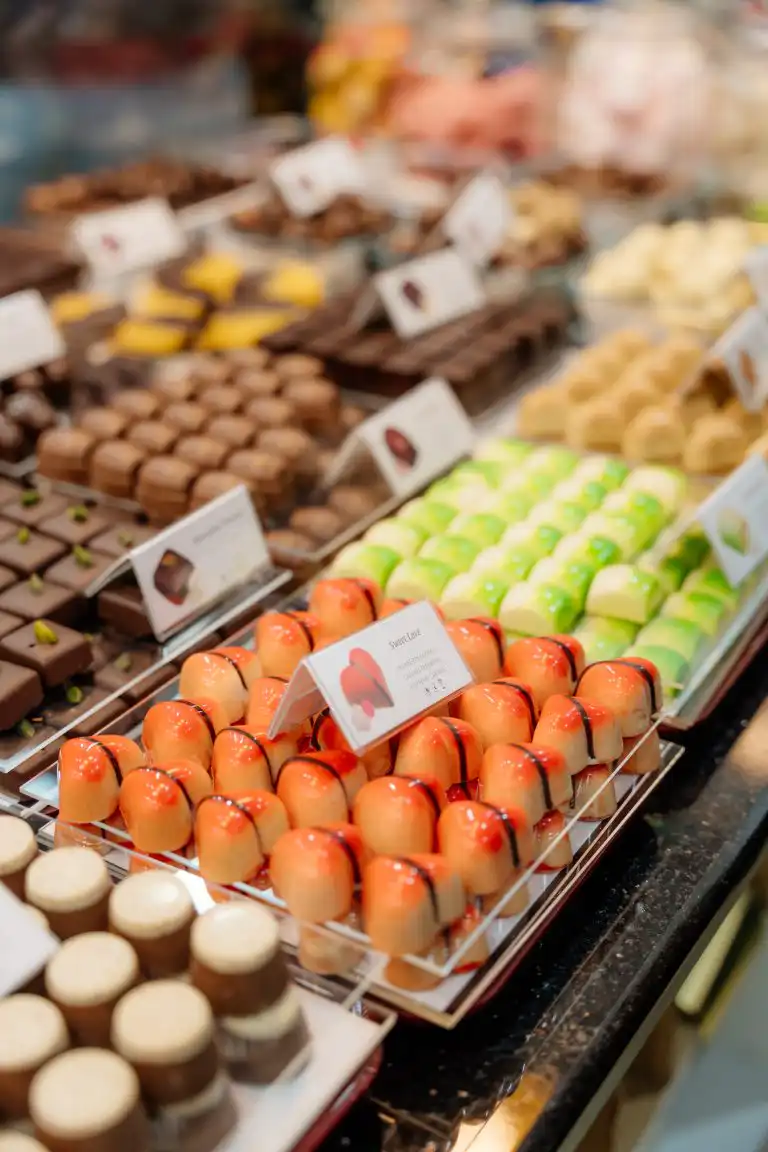 Cutie transparenta 9 praline, Small Gold Transparent, Valentino Chocolatier